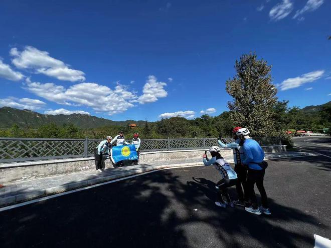 火狐电竞骑行昌平山路品美食、观美景不负秋日好时光(图2)