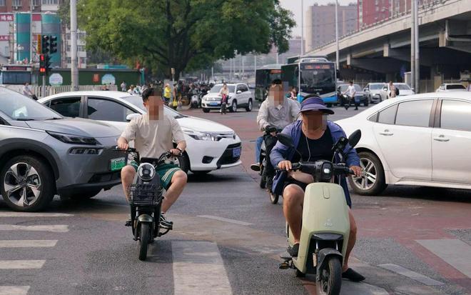 火狐电竞你知道吗？行人车道停留、骑行追逐竞速等都是违法行为！(图3)