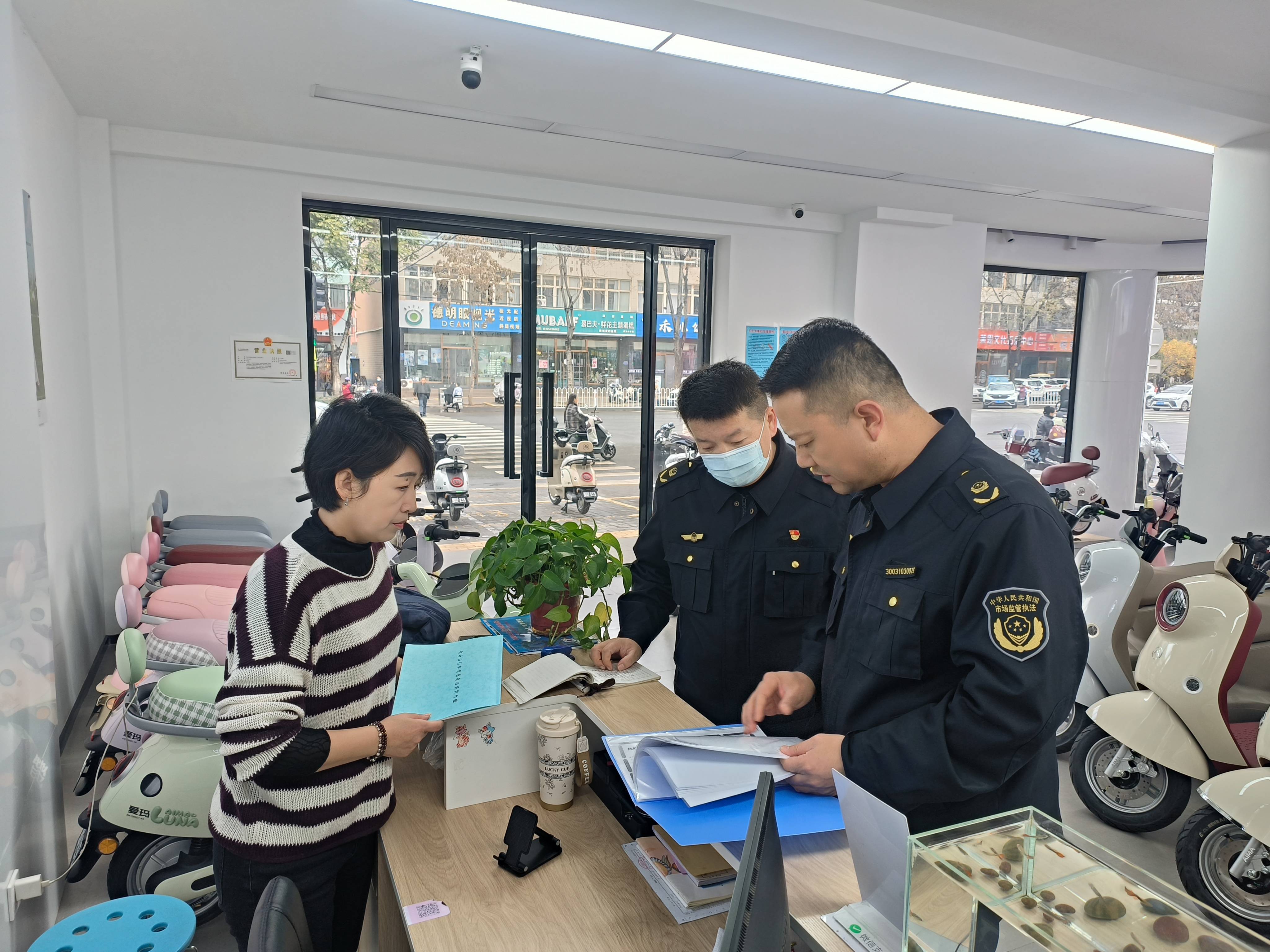 吴忠市开展电动自行车安全隐患专项整治行动(图2)